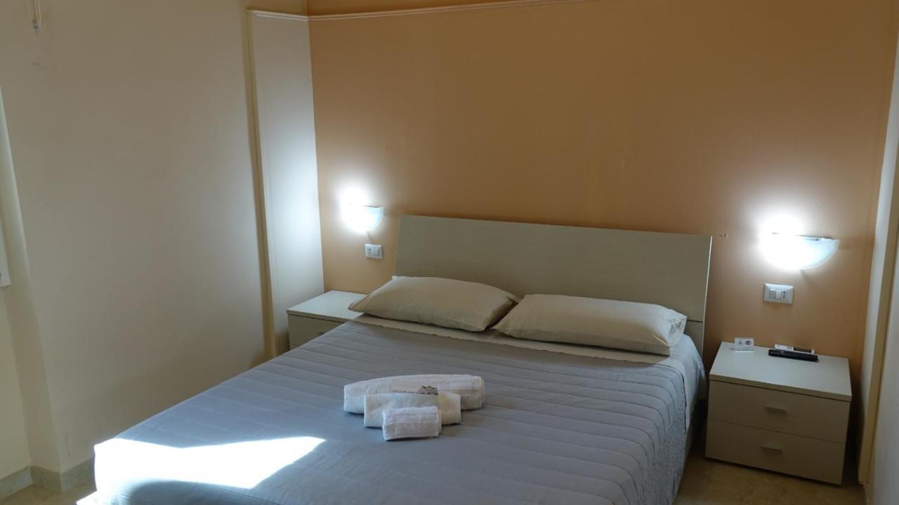 Cairoli Exclusive Rooms & Suite Brindisi Exterior photo